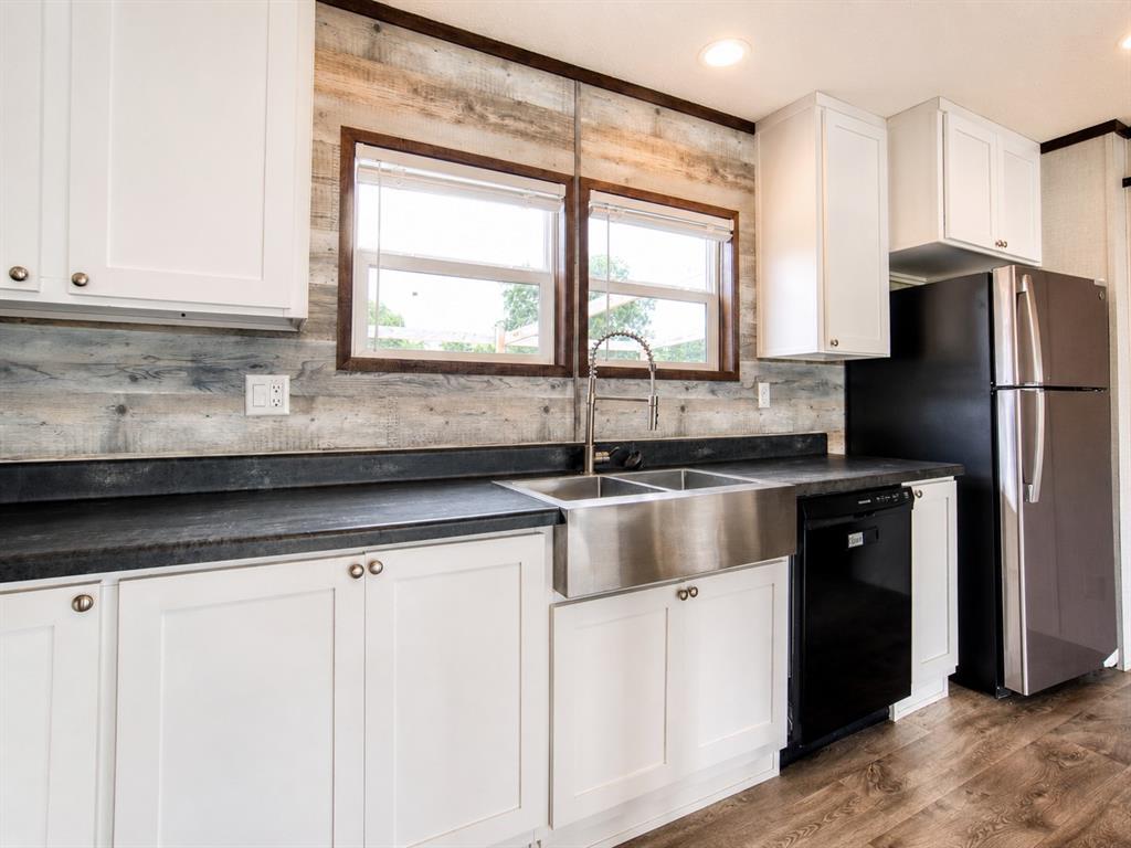 9408 Joy Road Property Photo 11