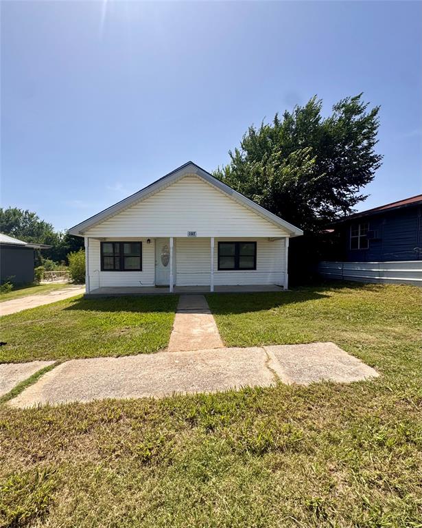 107 N Highland Street Property Photo 1