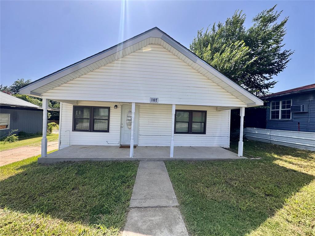 107 N Highland Street Property Photo 2