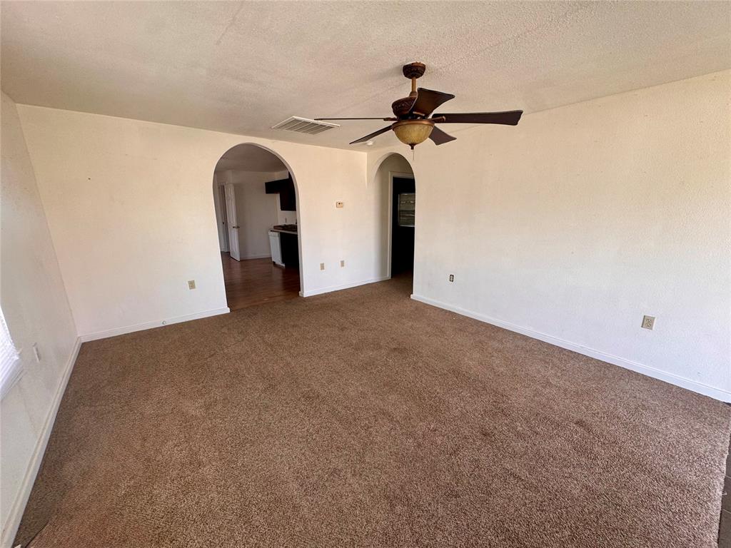 107 N Highland Street Property Photo 6