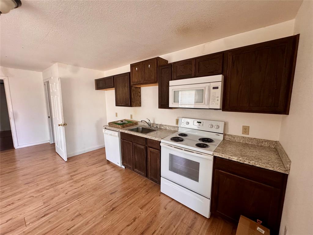 107 N Highland Street Property Photo 8