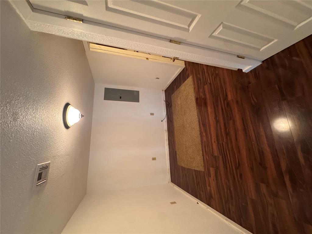 107 N Highland Street Property Photo 17