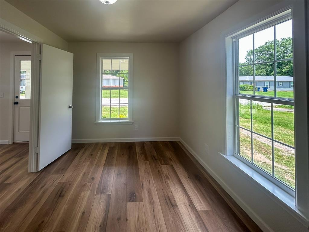 208 W Apache Street Property Photo 7