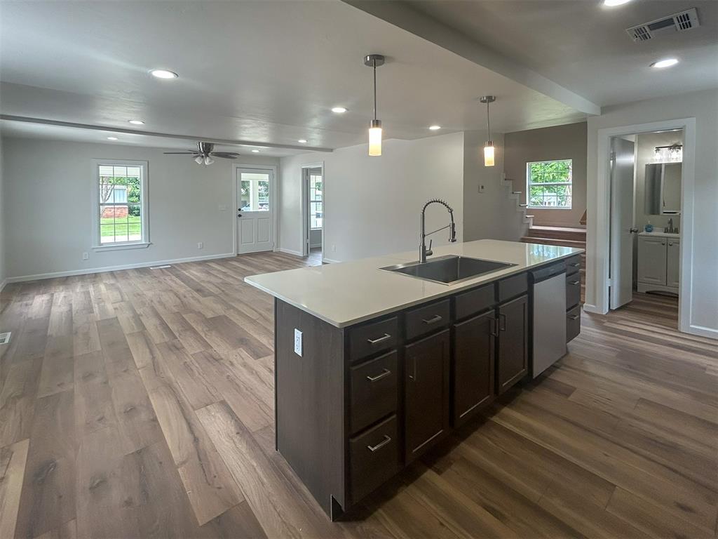 208 W Apache Street Property Photo 10