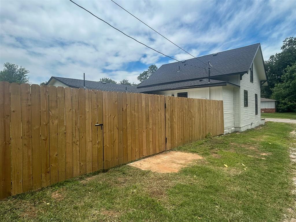 208 W Apache Street Property Photo 45