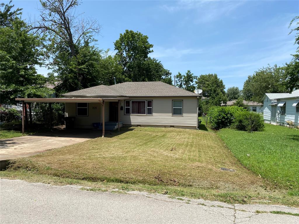 8 W Pulaski Street Property Photo 1