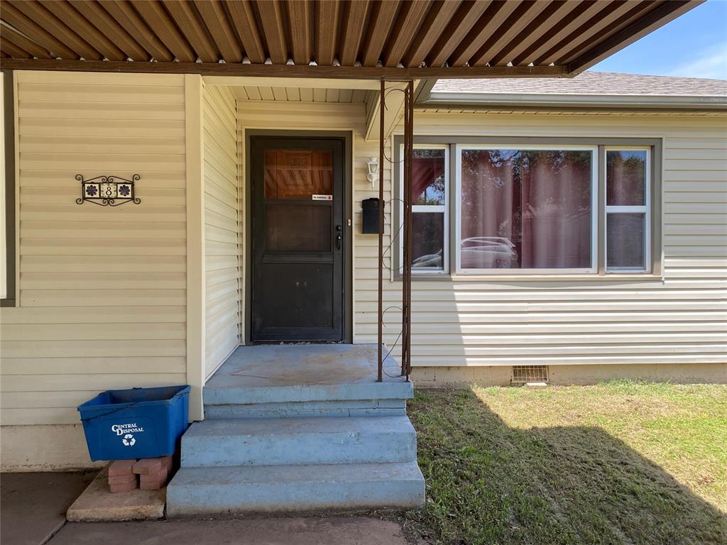 8 W Pulaski Street Property Photo 2