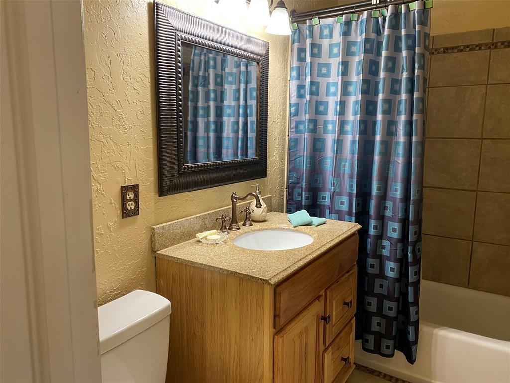 8 W Pulaski Street Property Photo 10