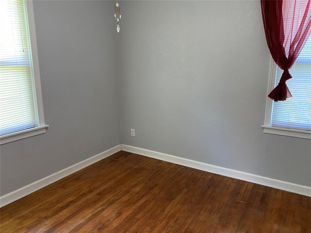 8 W Pulaski Street Property Photo 14