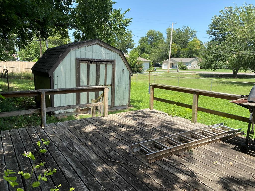 8 W Pulaski Street Property Photo 18