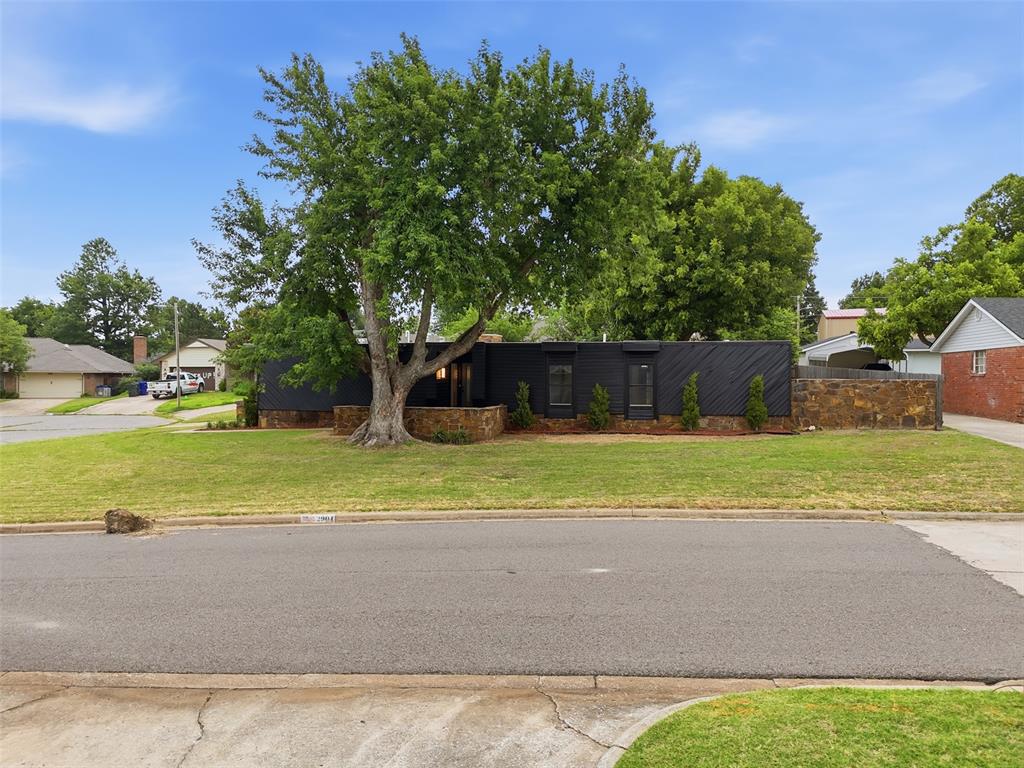 2904 Robin Road Property Photo 5