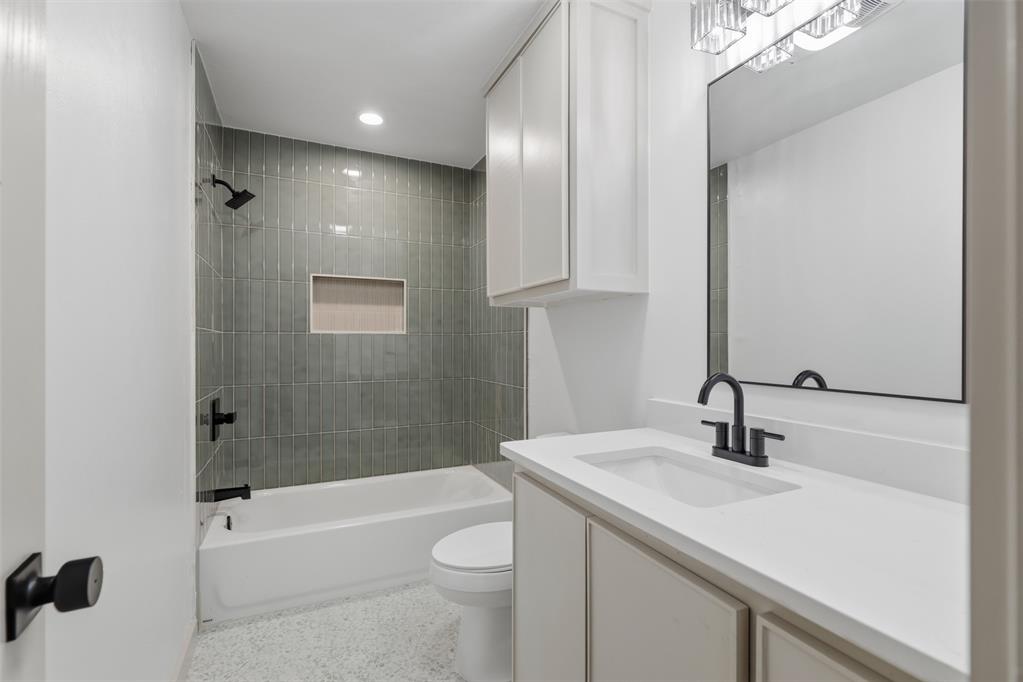 2904 Robin Road Property Photo 35
