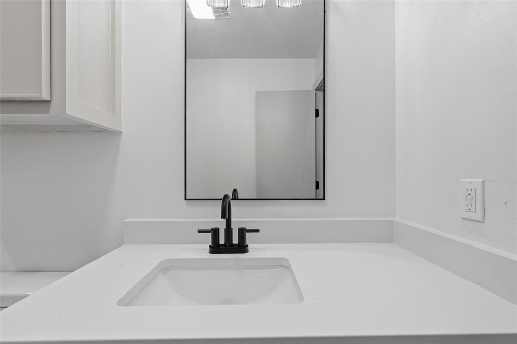 2904 Robin Road Property Photo 36