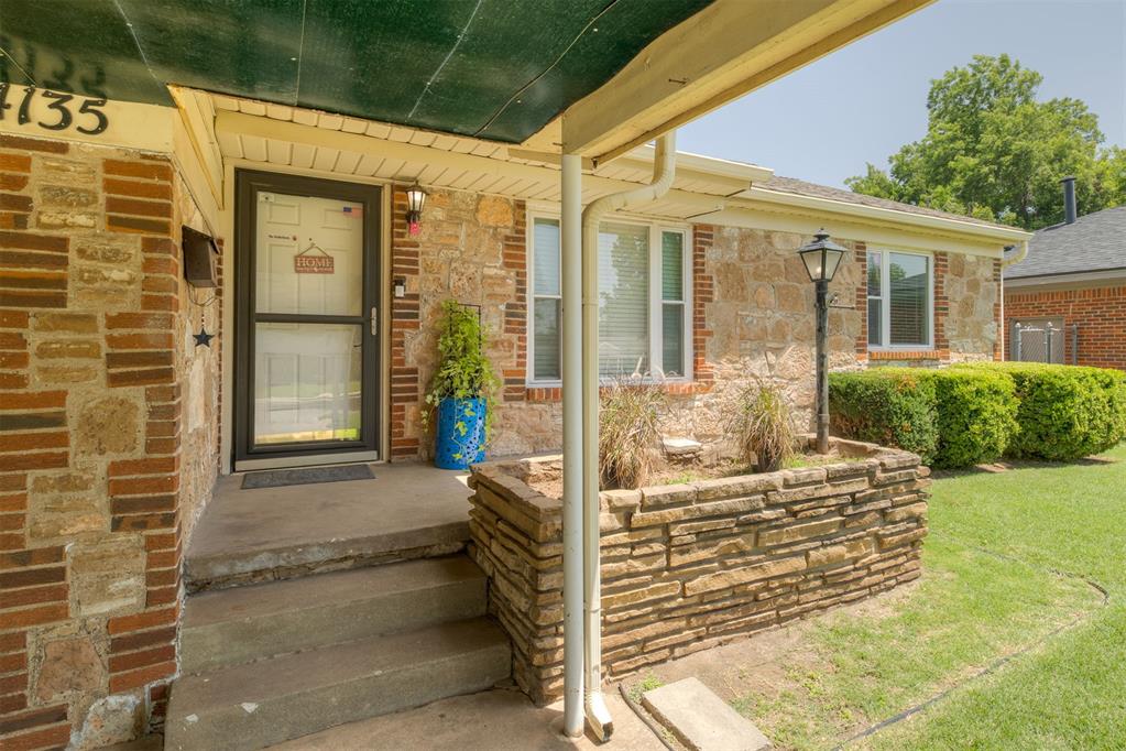 4135 Nw 19th Street Property Photo 5