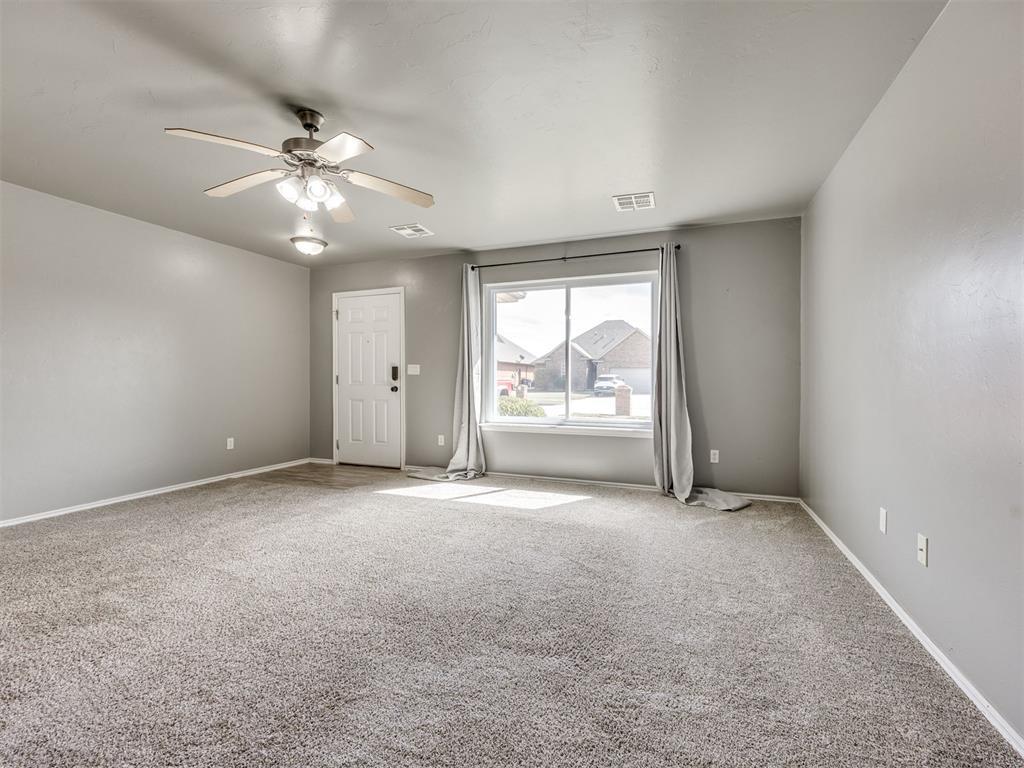 609 E Linden Lane Property Photo 43