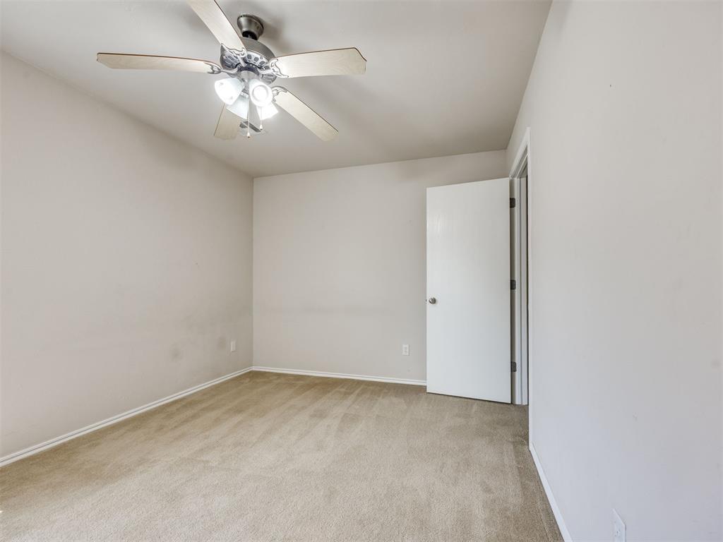 609 E Linden Lane Property Photo 47