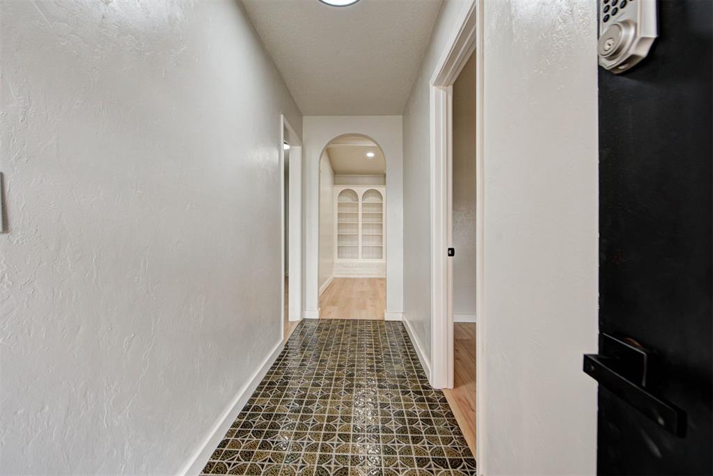 11209 Bel Air Place Property Photo 6