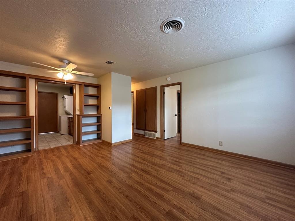 2023 Delaware Lane Property Photo 3