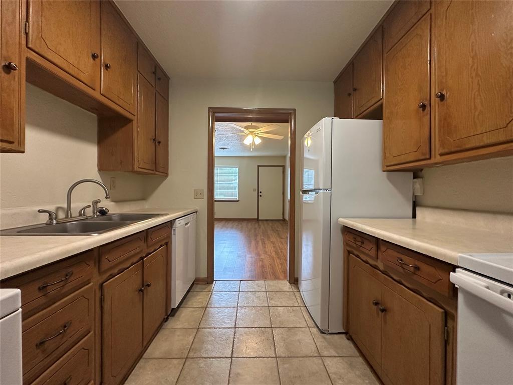 2023 Delaware Lane Property Photo 7