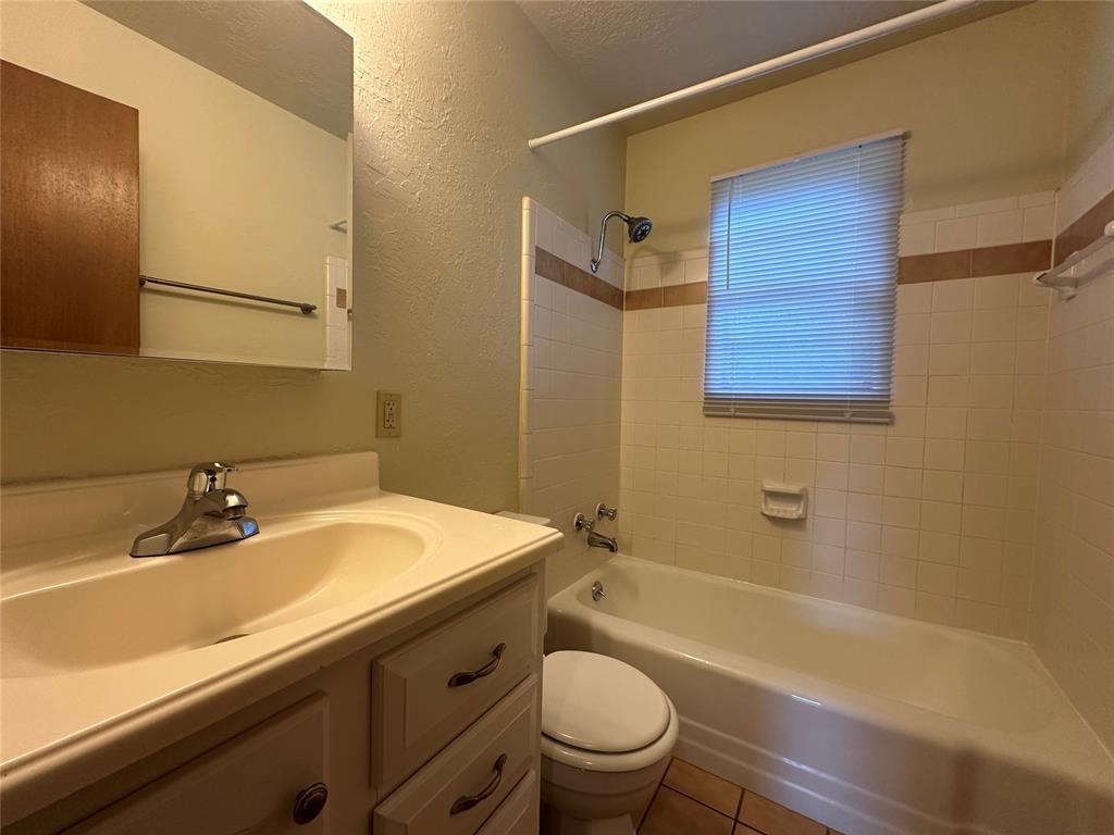 2023 Delaware Lane Property Photo 13