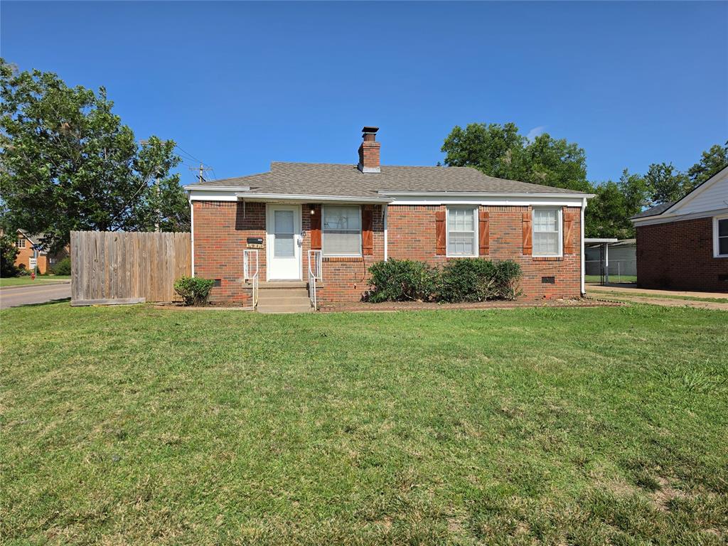 1945 N Park Avenue Property Photo 1