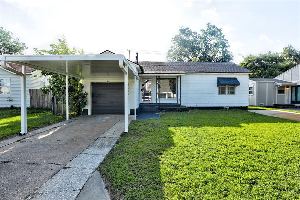 1007 Overland Court Property Photo 2