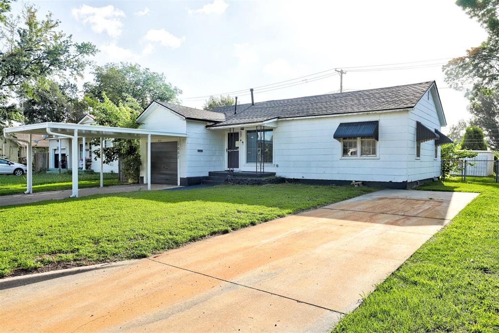 1007 Overland Court Property Photo 3