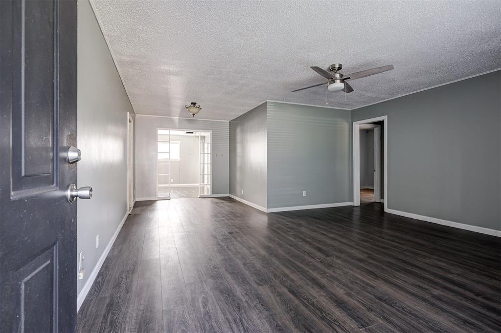 1007 Overland Court Property Photo 6