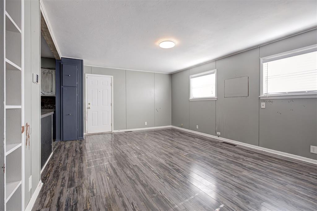 1007 Overland Court Property Photo 12