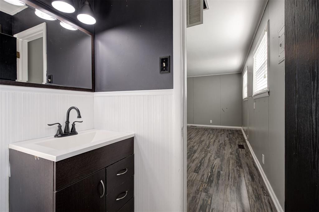 1007 Overland Court Property Photo 15