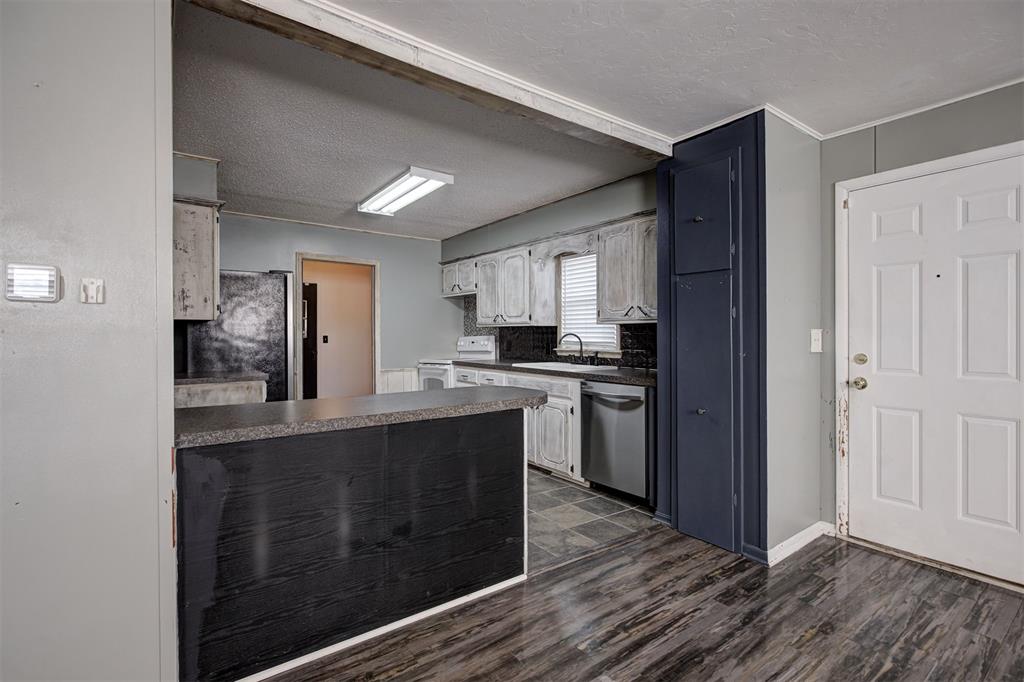 1007 Overland Court Property Photo 17