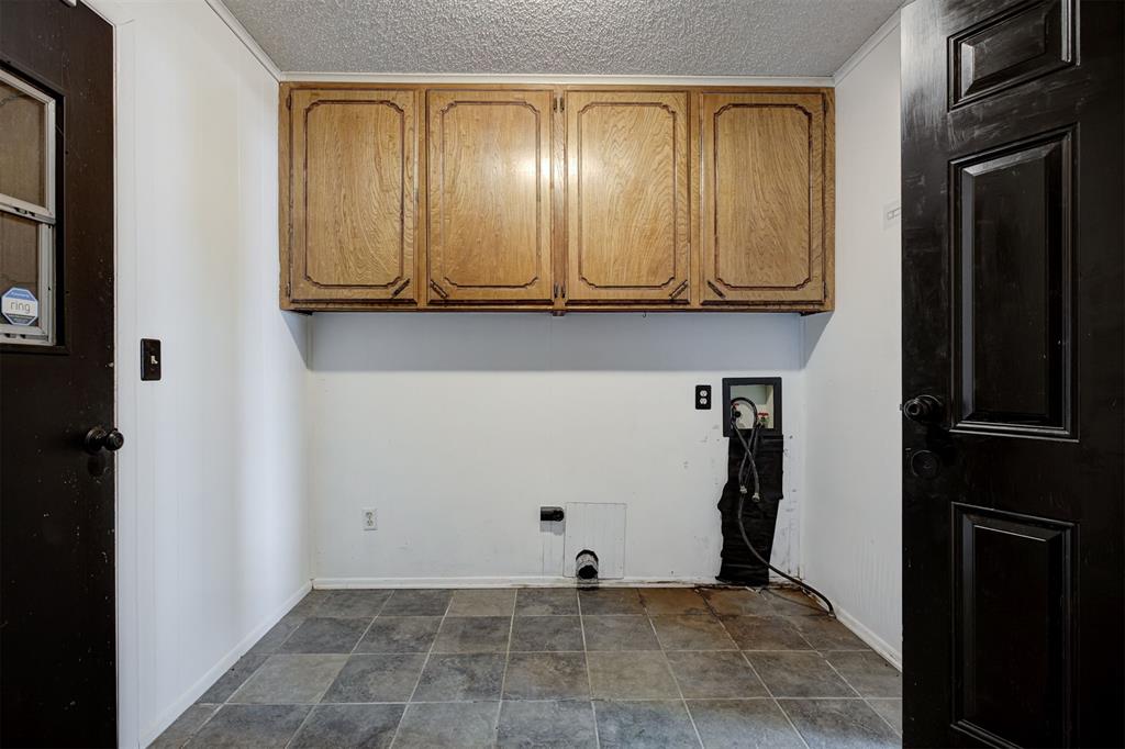 1007 Overland Court Property Photo 27