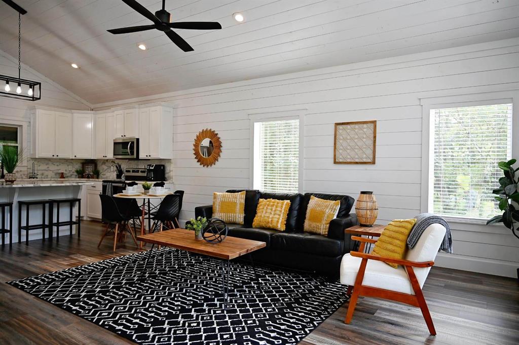 14 Floosey Creek Lane Property Photo 8
