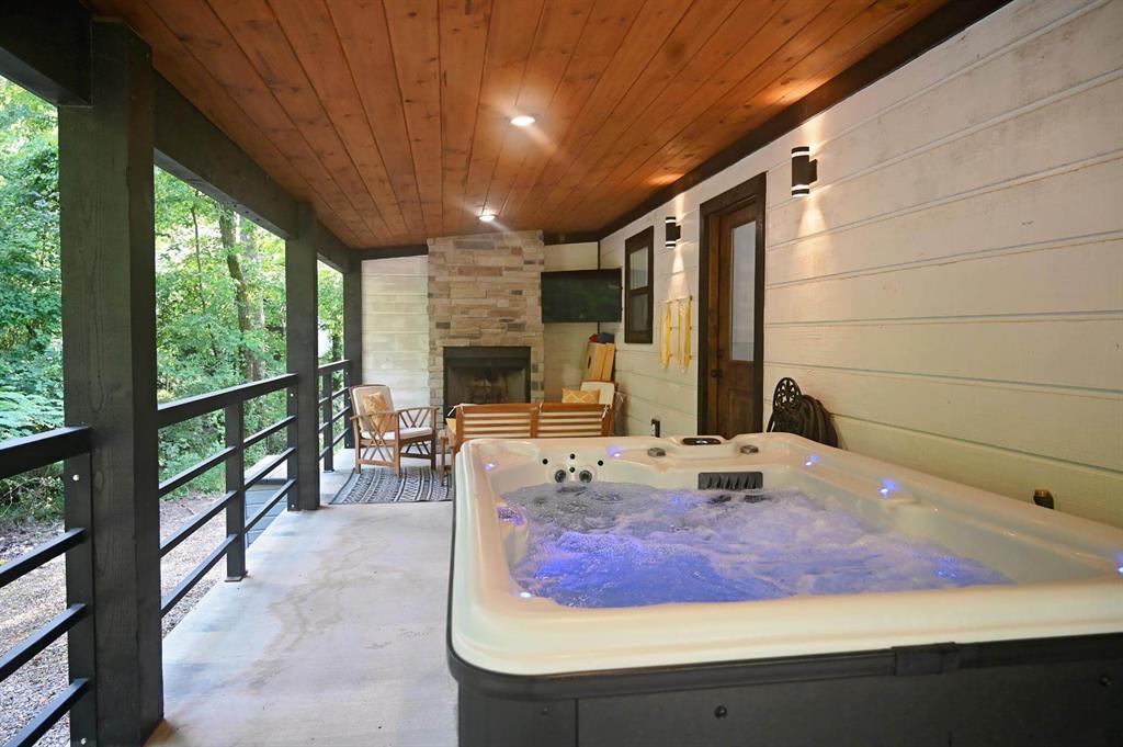 14 Floosey Creek Lane Property Photo 28