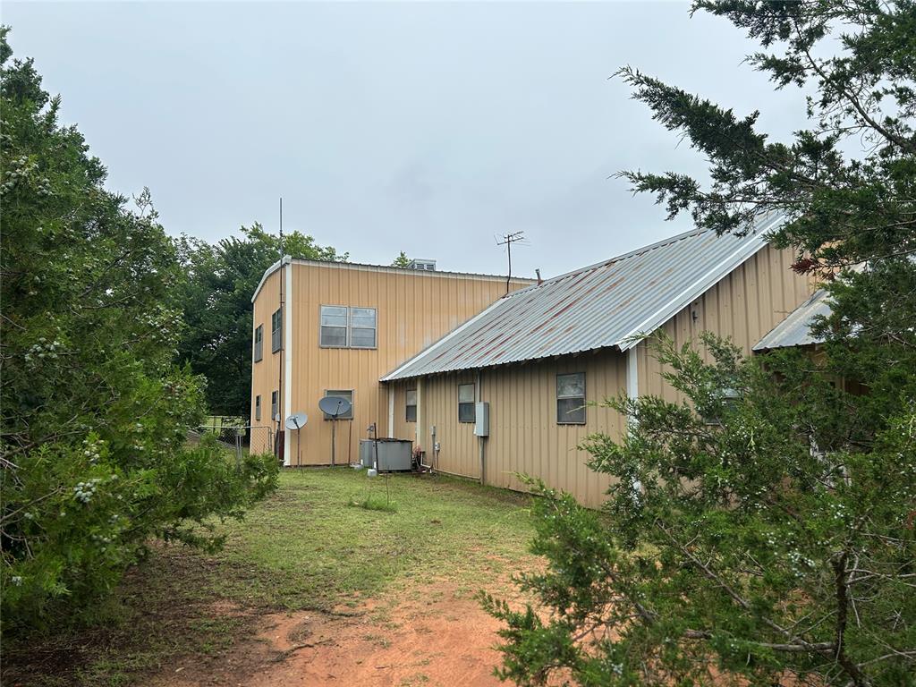 9905 Alameda Drive Property Photo 4