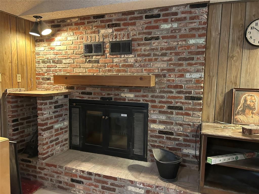 9905 Alameda Drive Property Photo 5