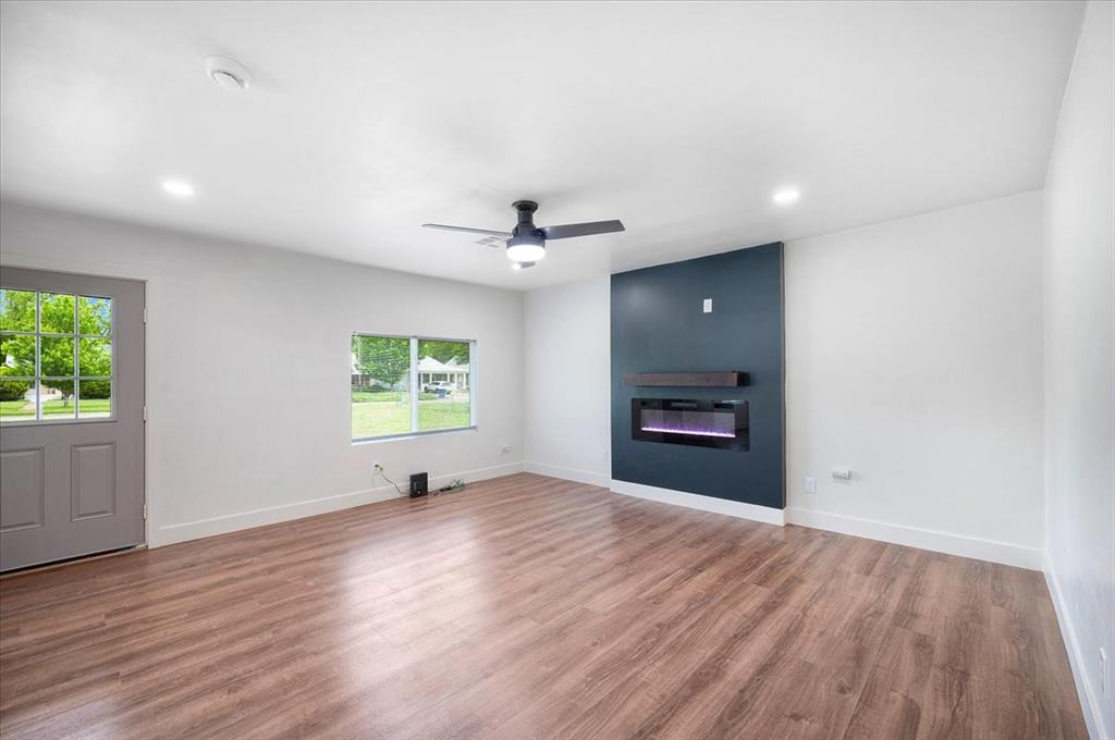 825 W Colorado Avenue Property Photo 6