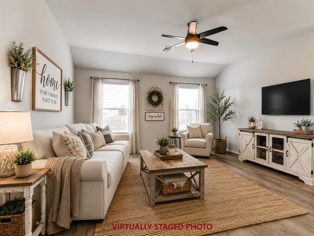 4713 Churchill Property Photo 3