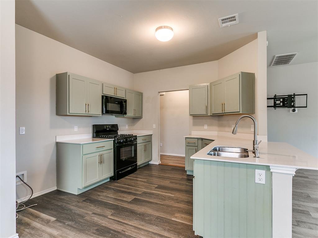 4713 Churchill Property Photo 7