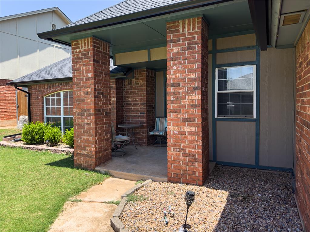 520 Greenfield Drive Property Photo 3