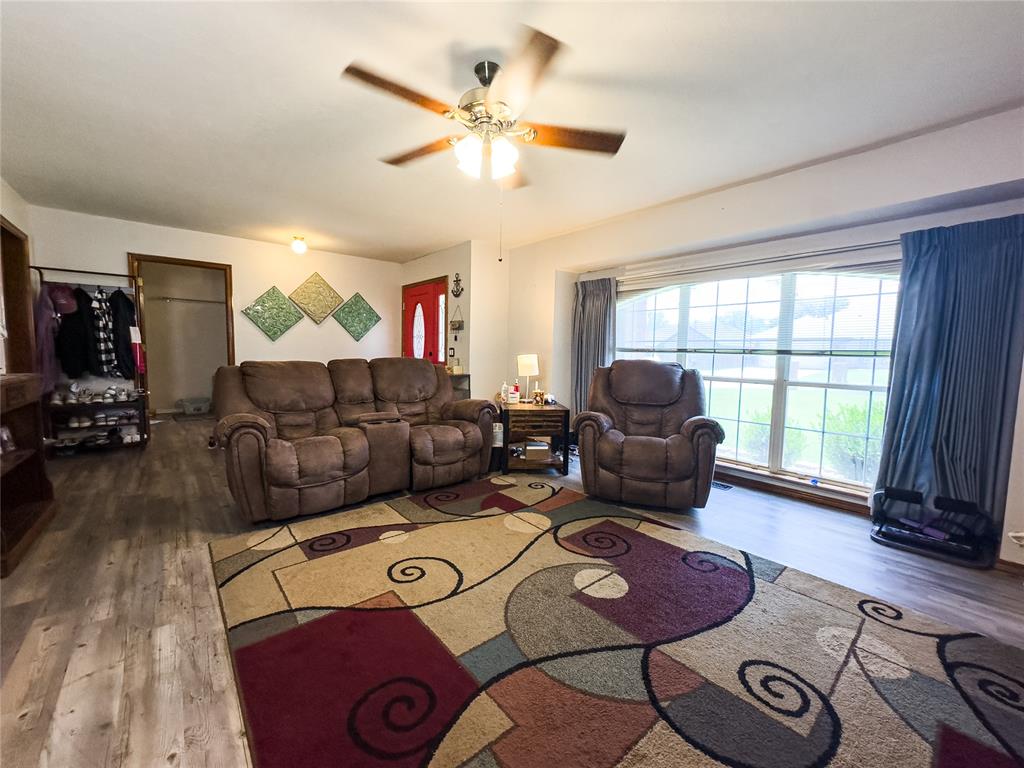 520 Greenfield Drive Property Photo 6
