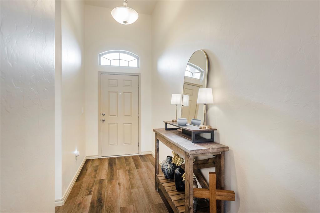 2517 Colby Court Property Photo 4