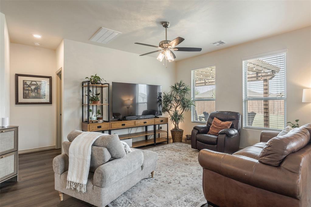 2517 Colby Court Property Photo 11
