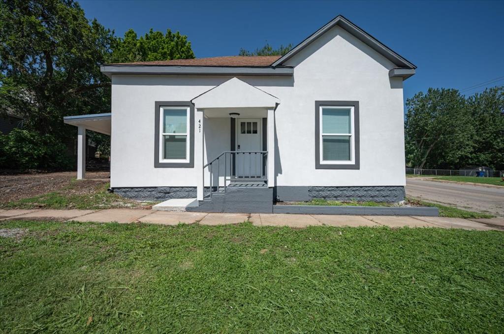 421 N Barker Avenue Property Photo 3