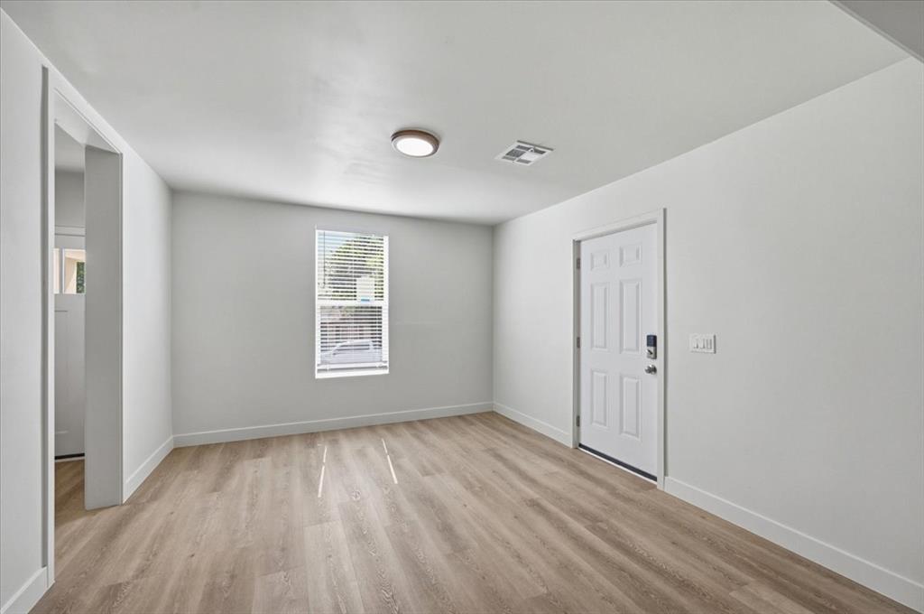 421 N Barker Avenue Property Photo 5