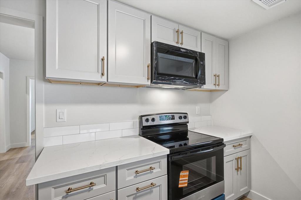 421 N Barker Avenue Property Photo 15