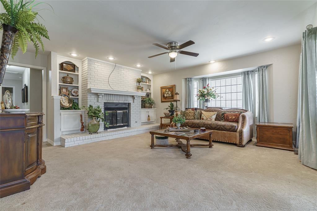 109 The Hills Property Photo 2
