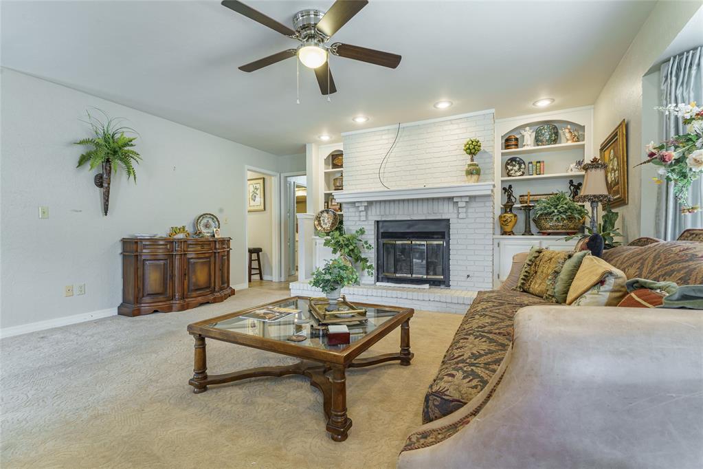 109 The Hills Property Photo 8