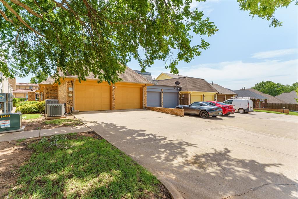 109 The Hills Property Photo 47