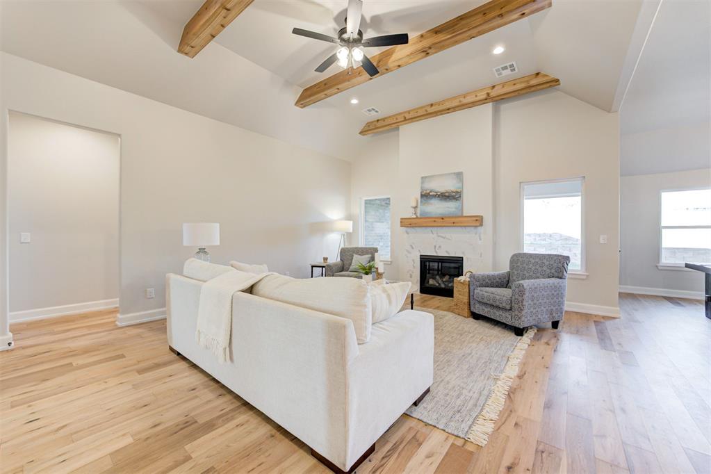 2109 Josslyn Place Property Photo 4